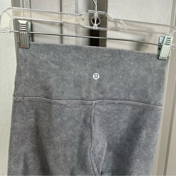 LULULEMON WUNDER UNDER CROP (HI-RISE) *FULL-ON LUXTREME 21" SIZE 4 Washed Luna - Picture 3 of 5